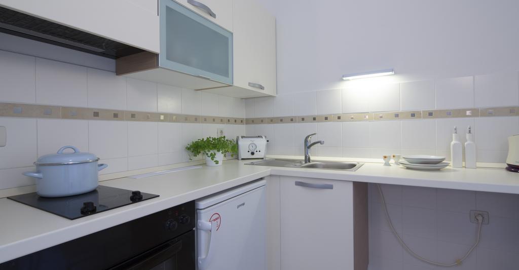Apartmani Villa Athina Tucepi Exterior photo