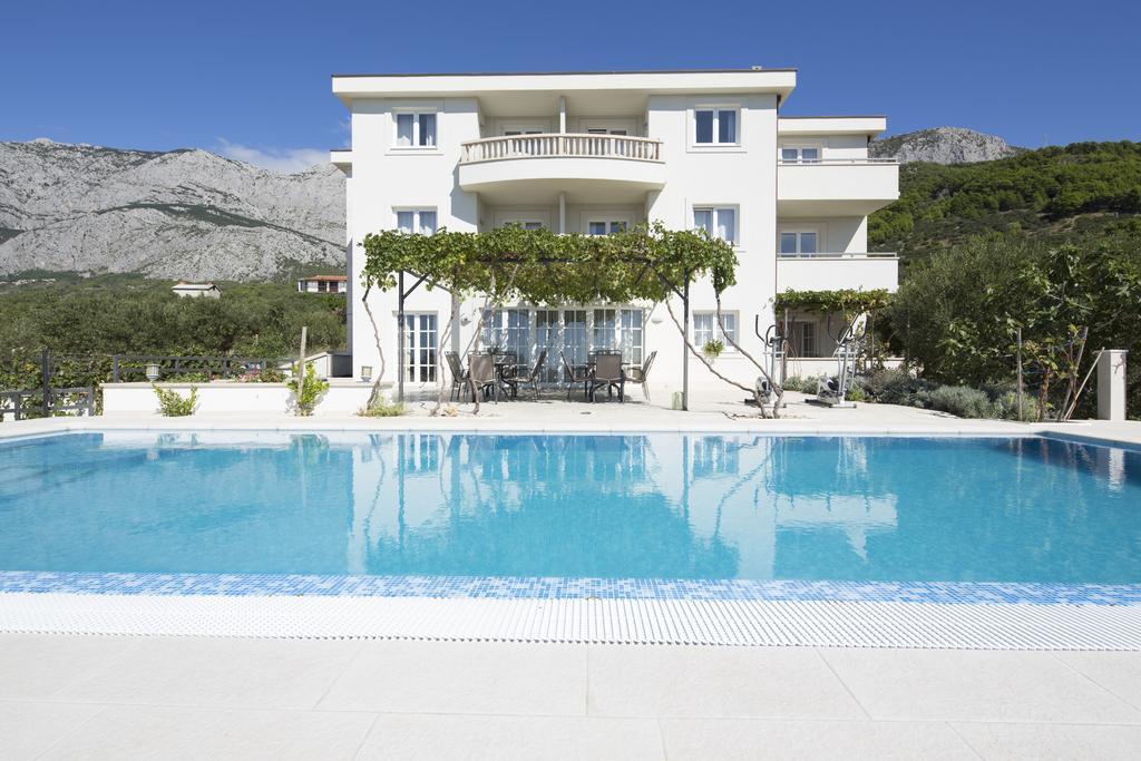 Apartmani Villa Athina Tucepi Exterior photo