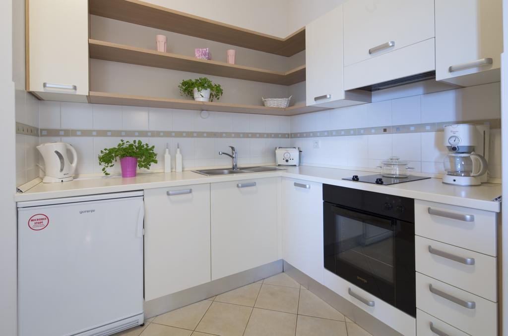 Apartmani Villa Athina Tucepi Exterior photo
