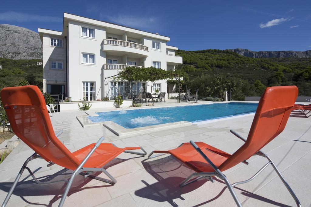 Apartmani Villa Athina Tucepi Exterior photo