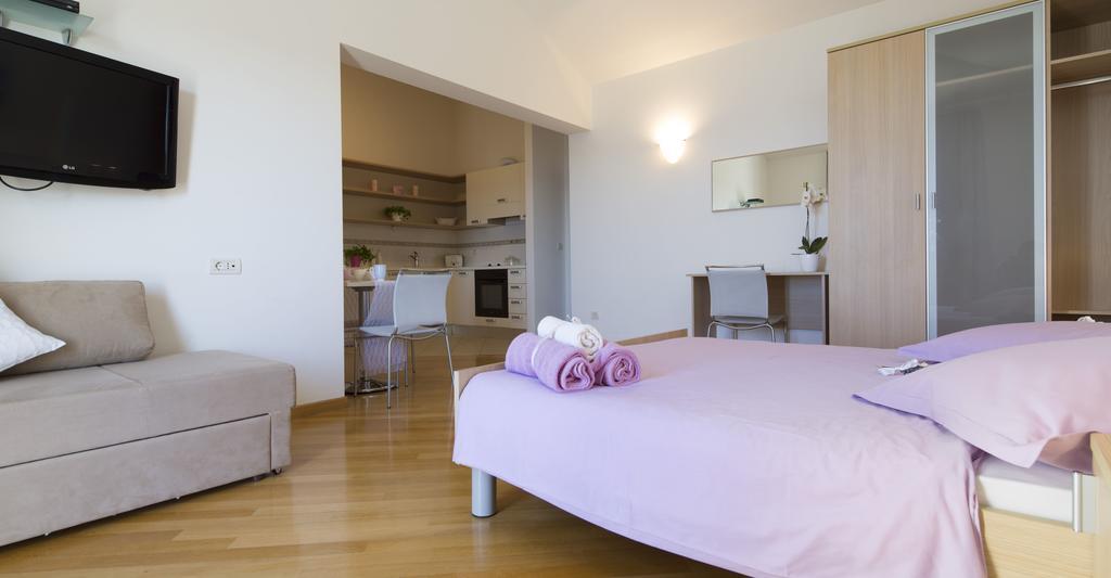 Apartmani Villa Athina Tucepi Exterior photo